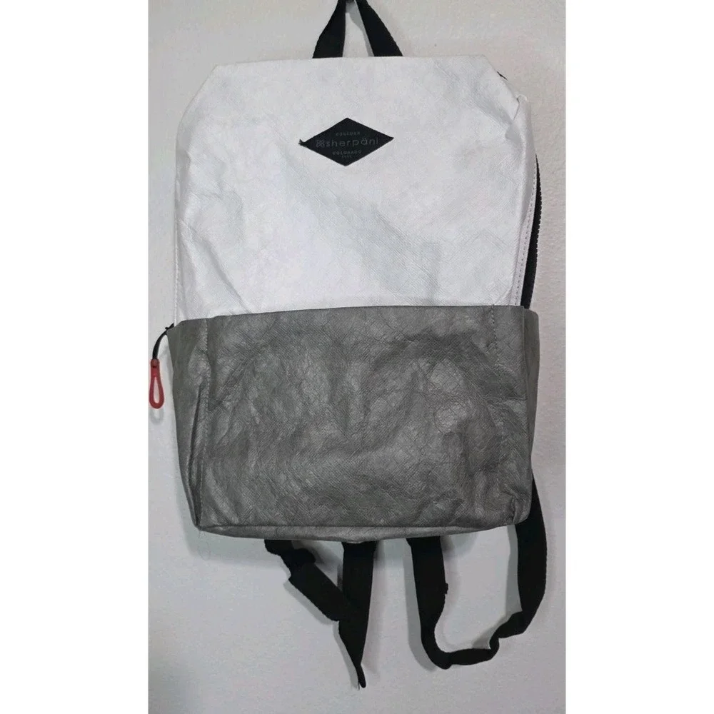 NEW Sherpani Mia TVK Ultralight White Gray Hike Outdoors Backpack‎ Casual Pack